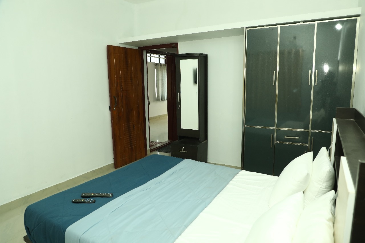 Hilltop Paradise Homestay - Tap to explore photos