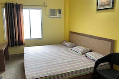 Sripad Vatika: Jagannath Temple 300m, Beach 600m, Puri