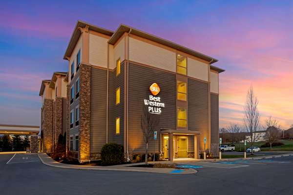 Best Western Plus University Park Inn & Suites - Tap to explore photos