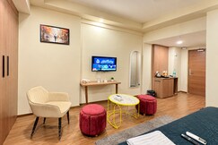 The skyline loft near expo mart, Greater Noida