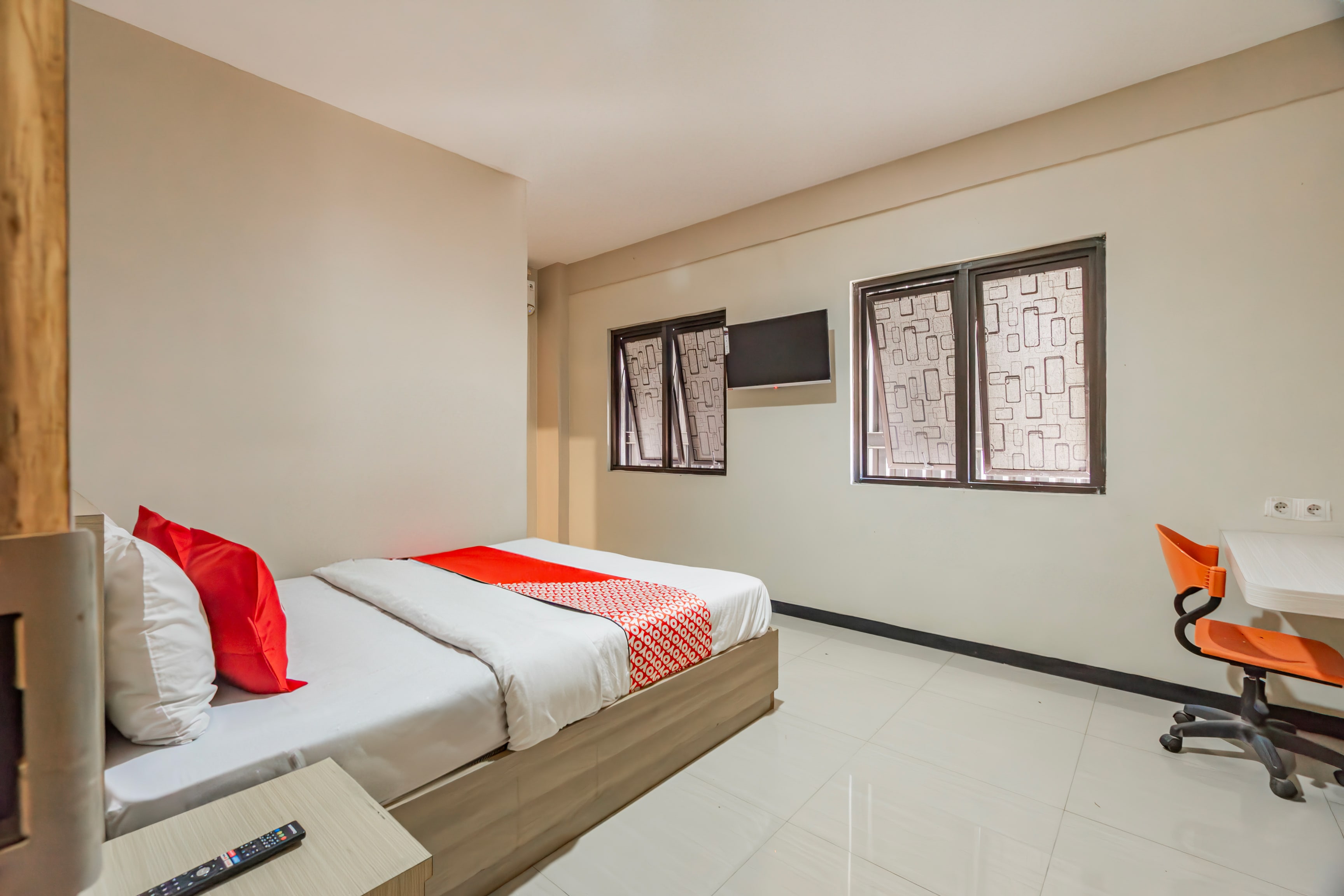 Hotel O Rungkut Near Its Surabaya Formerly Ace Business Hotel - Tap to explore photos