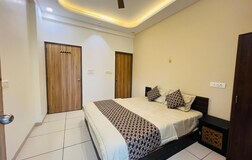Deluxe Room 1