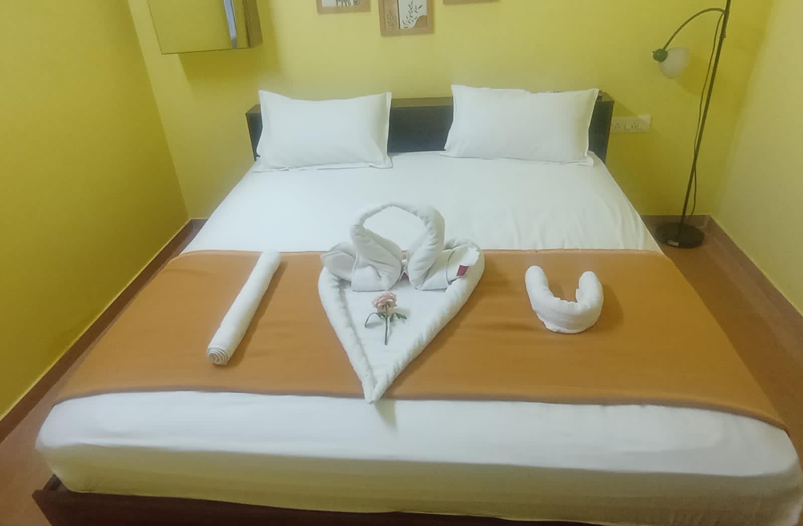 SURATHI ENCLAVE Guest House - Tap to explore photos