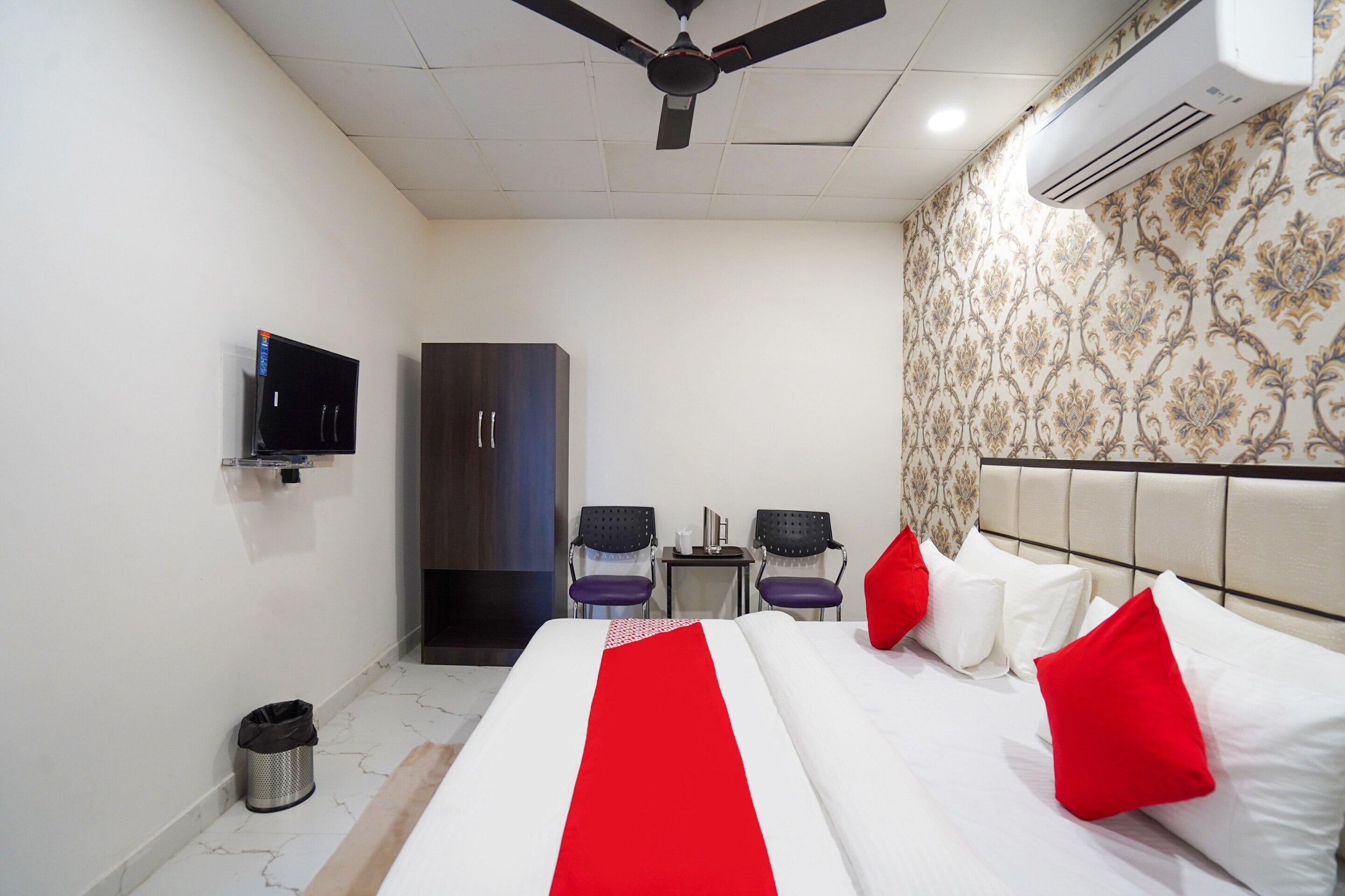 Hotel O Mannat Near Pacific Mall Tagore Garden - Tap to explore photos