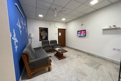 Cozy 2BHK with Free Parking, Hyderabad