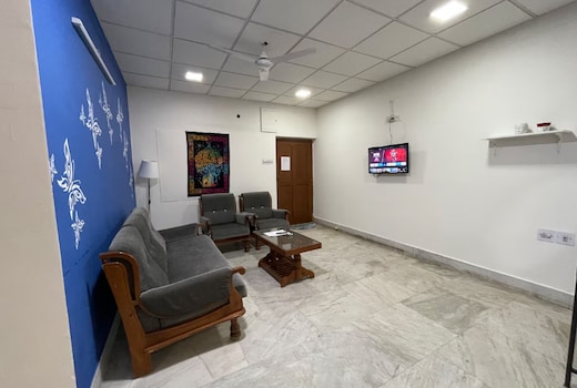 Cozy 2BHK with Free Parking