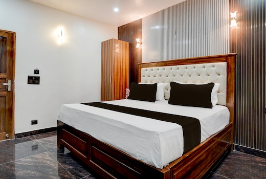 Hotel O Four Season Hotel & Banquet