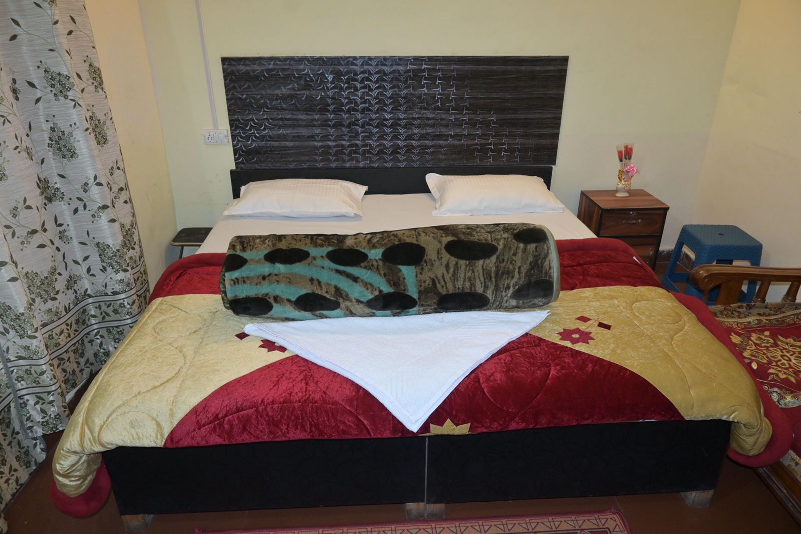 Hotel mhalaxmi palace badrinath - Tap to explore photos