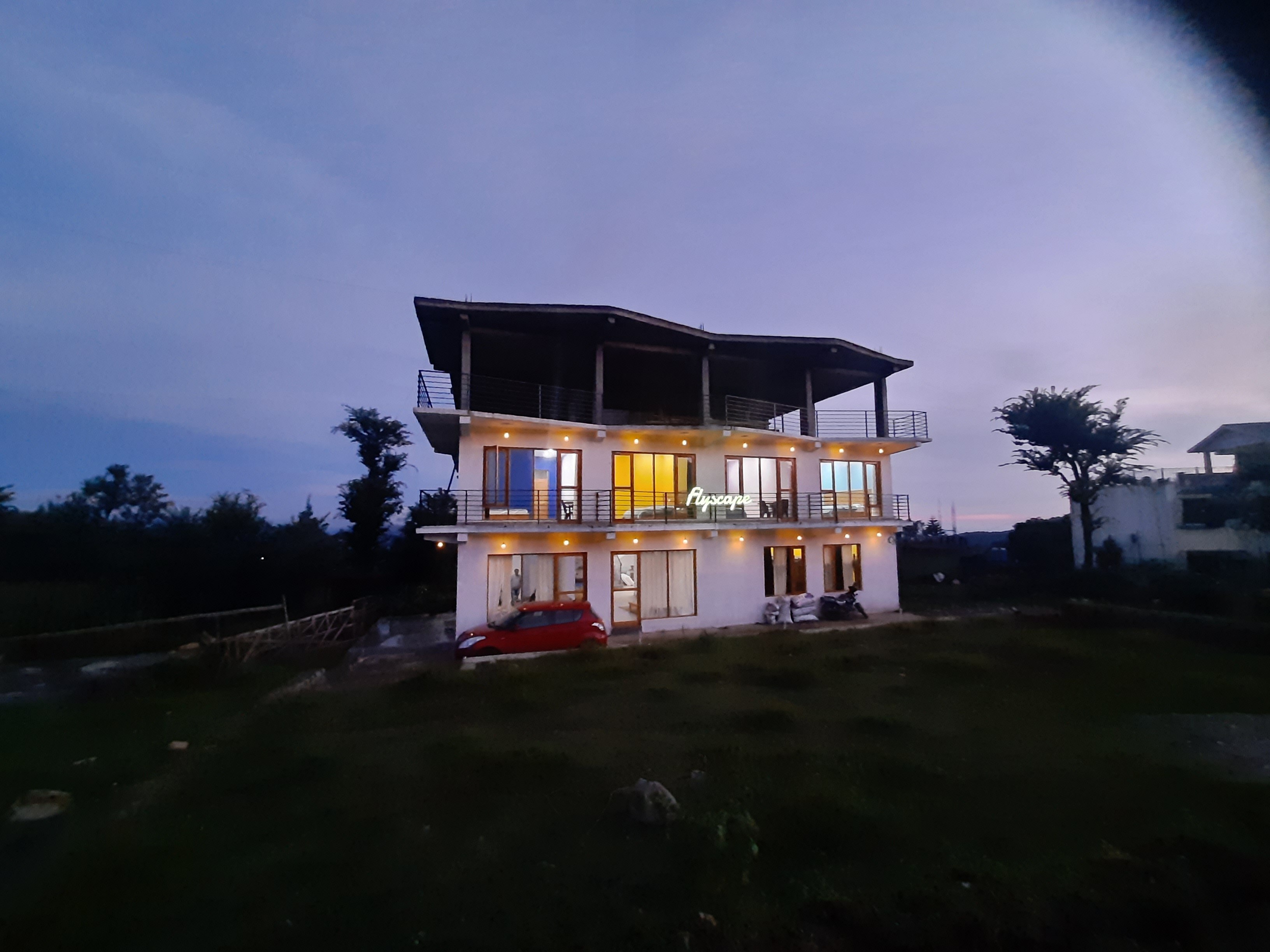 Flyscape Hostel Bir Billing Guest House BOOK ₹1