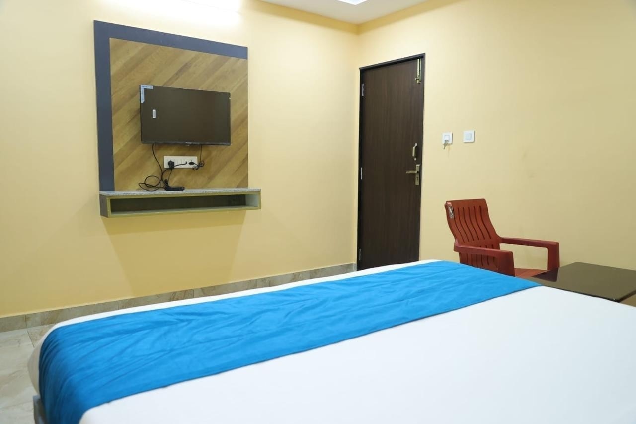 Hotel Bhanu's Guest Inn - Tap to explore photos