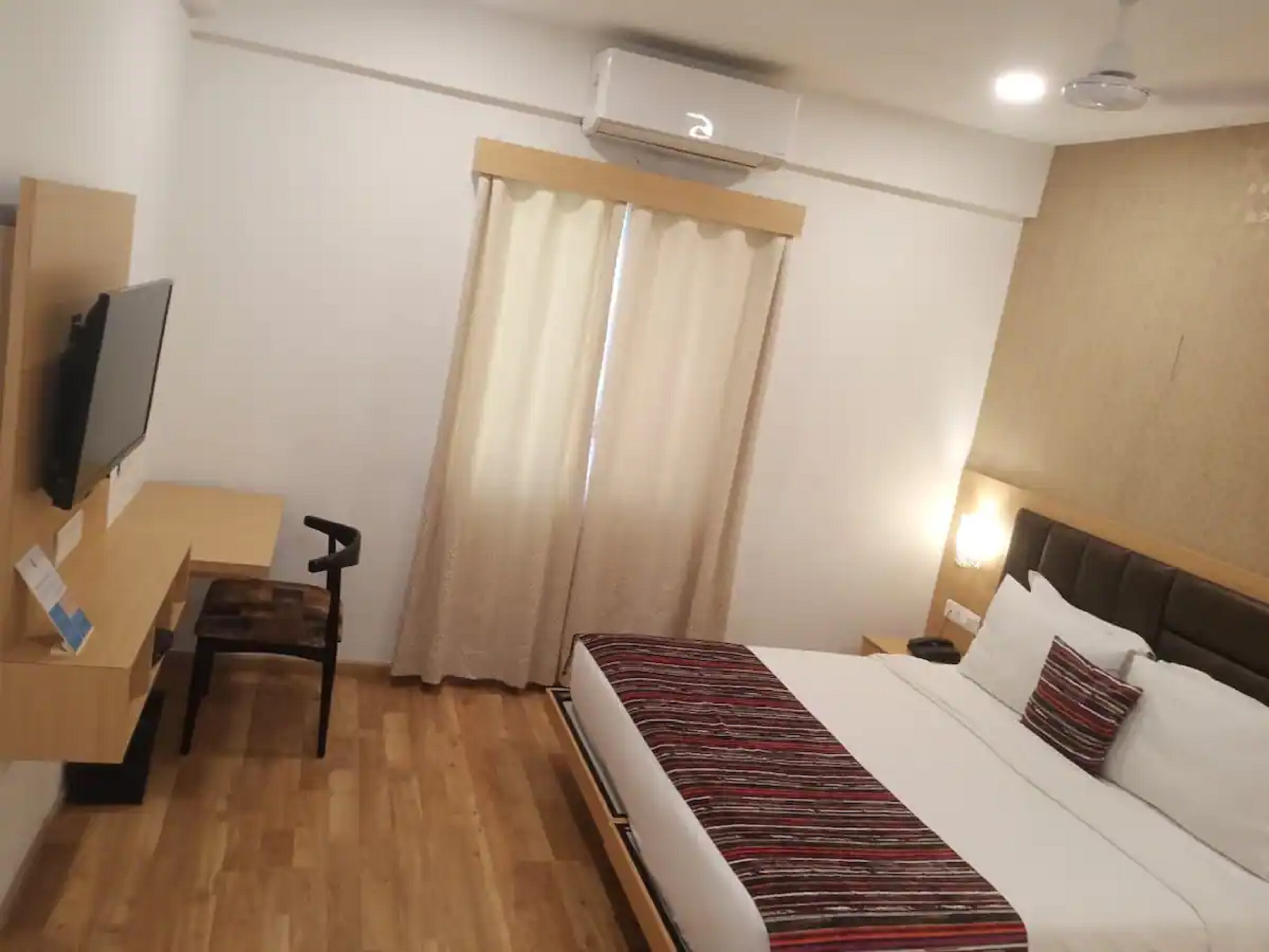 Presidency Service Apartment - Tap to explore photos