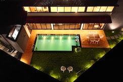 Villa Vitrum, Alibaug