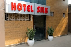 Hotel Silk, Haldwani (800m from Haldwani Railway Station), Haldwani