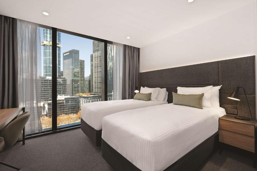 Vibe Hotel Melbourne - Tap to explore photos