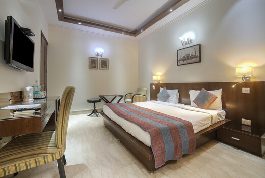Evergreen Suites Defence Colony Delhi Apartment Price Address
