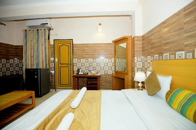 AP Palace Hotel Ayodhya, 6 km from Ram Mandir - Tap to explore photos