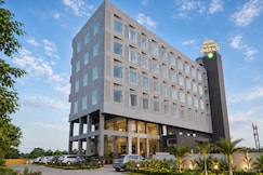HOTEL THE GRAND EMERALD, Bilaspur, Chattisgarh