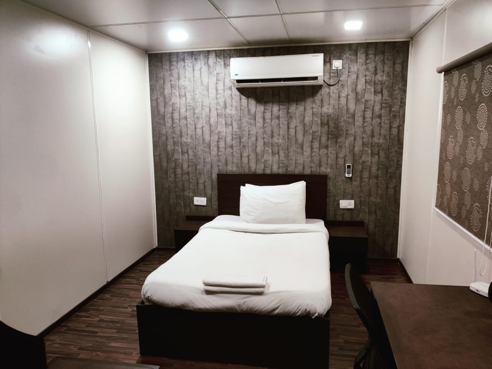 Hotel Kailash Empire (Refinery Road Pachapara) - Tap to explore photos