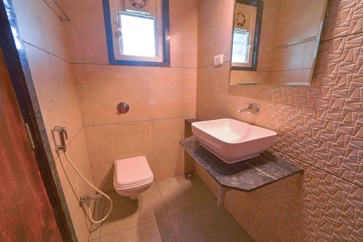 Hotel Vrindavan Deluxe 4