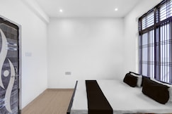 SPOT ON PRIYANSHU RESIDENCY & PARI INN GUEST HOUSE & STAY HOME, Varanasi