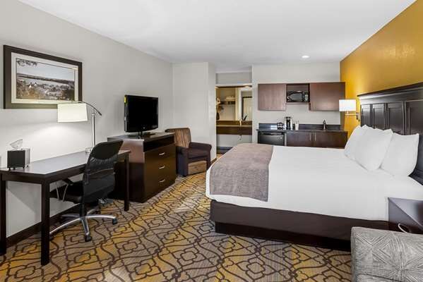 Best Western of Harbor Springs - Tap to explore photos