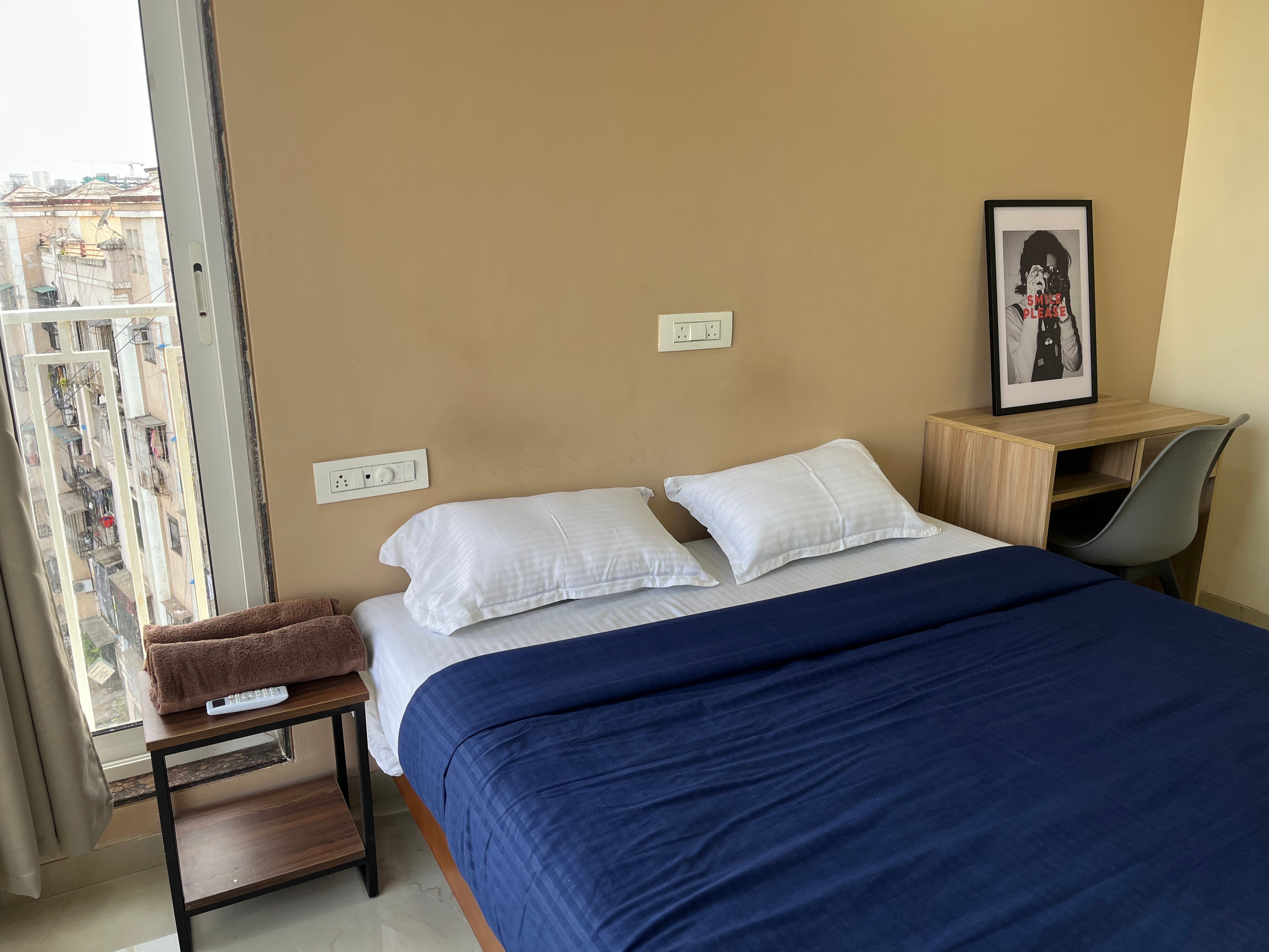 Juhu Getaway with Rooftop Pad 5