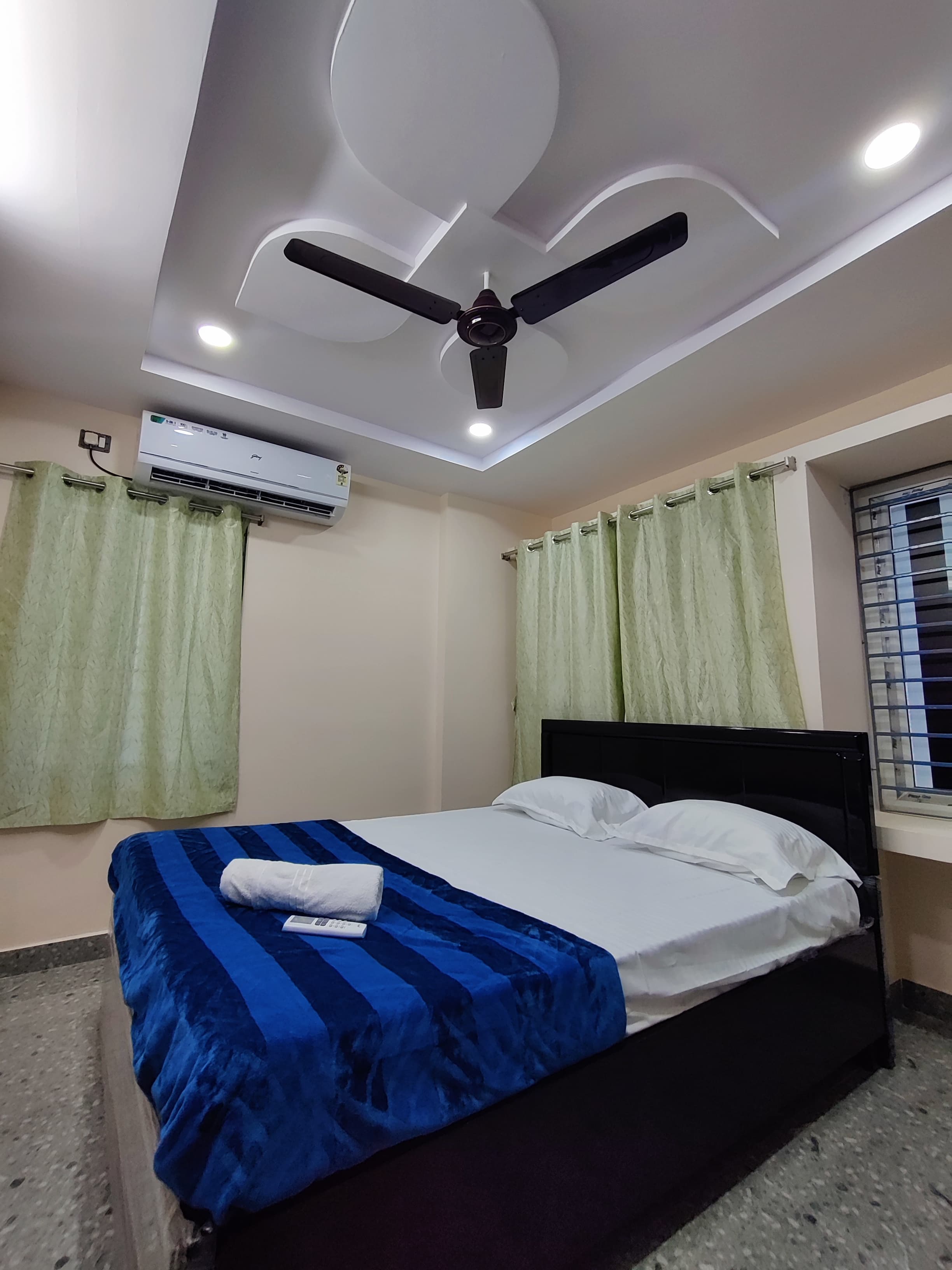 Aariv Home Stay - Tap to explore photos