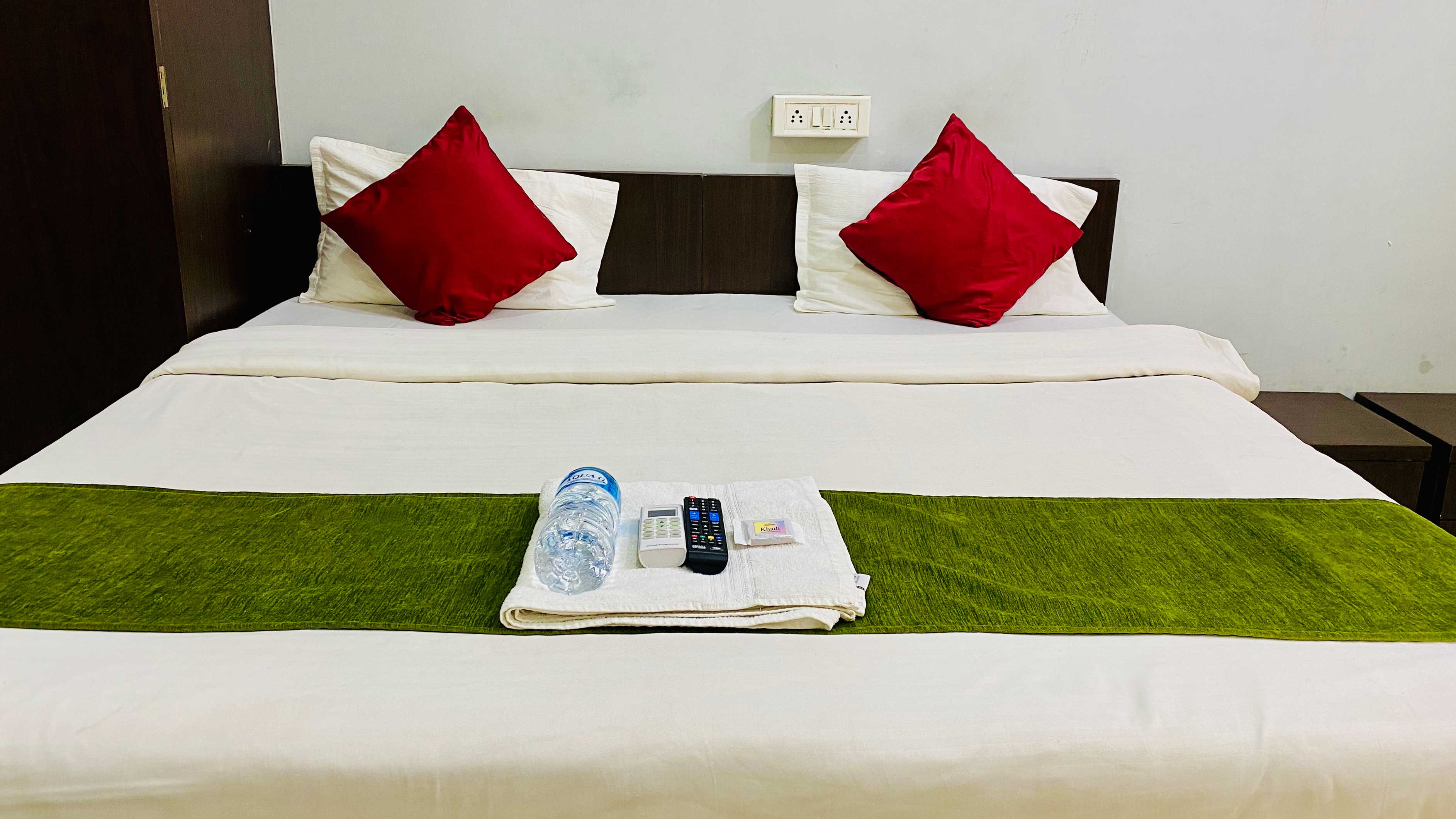 Hotel Shreeji - Tap to explore photos