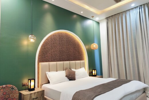 Cozycostays | Top Floor | Omaxe Hazratganj |