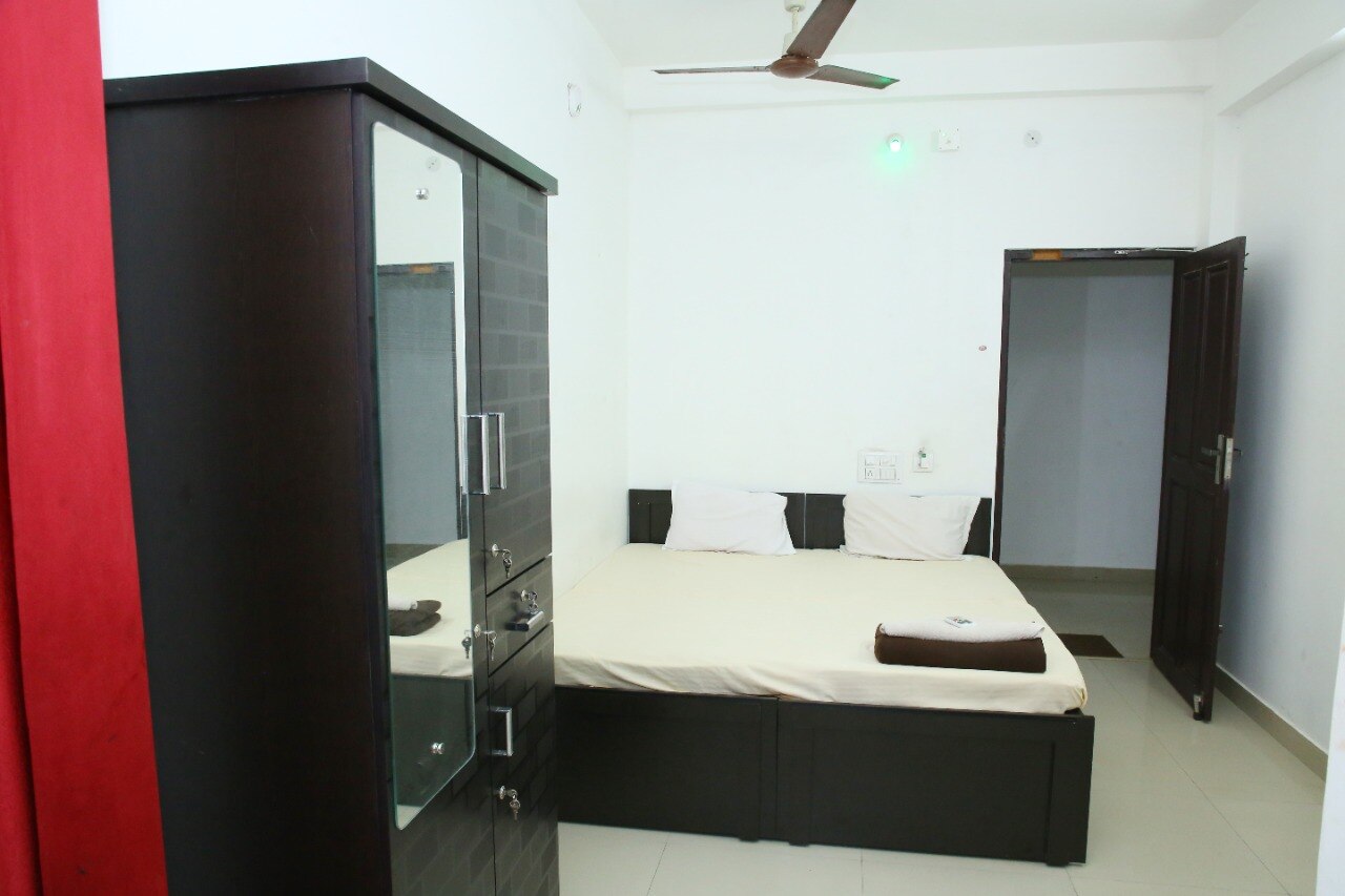 Greenvilla Studio Elamakkara GV 1201 - Tap to explore photos