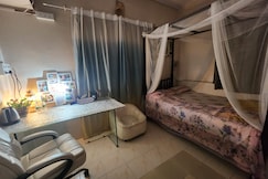 Studio Holiday ( bandra west ), Mumbai