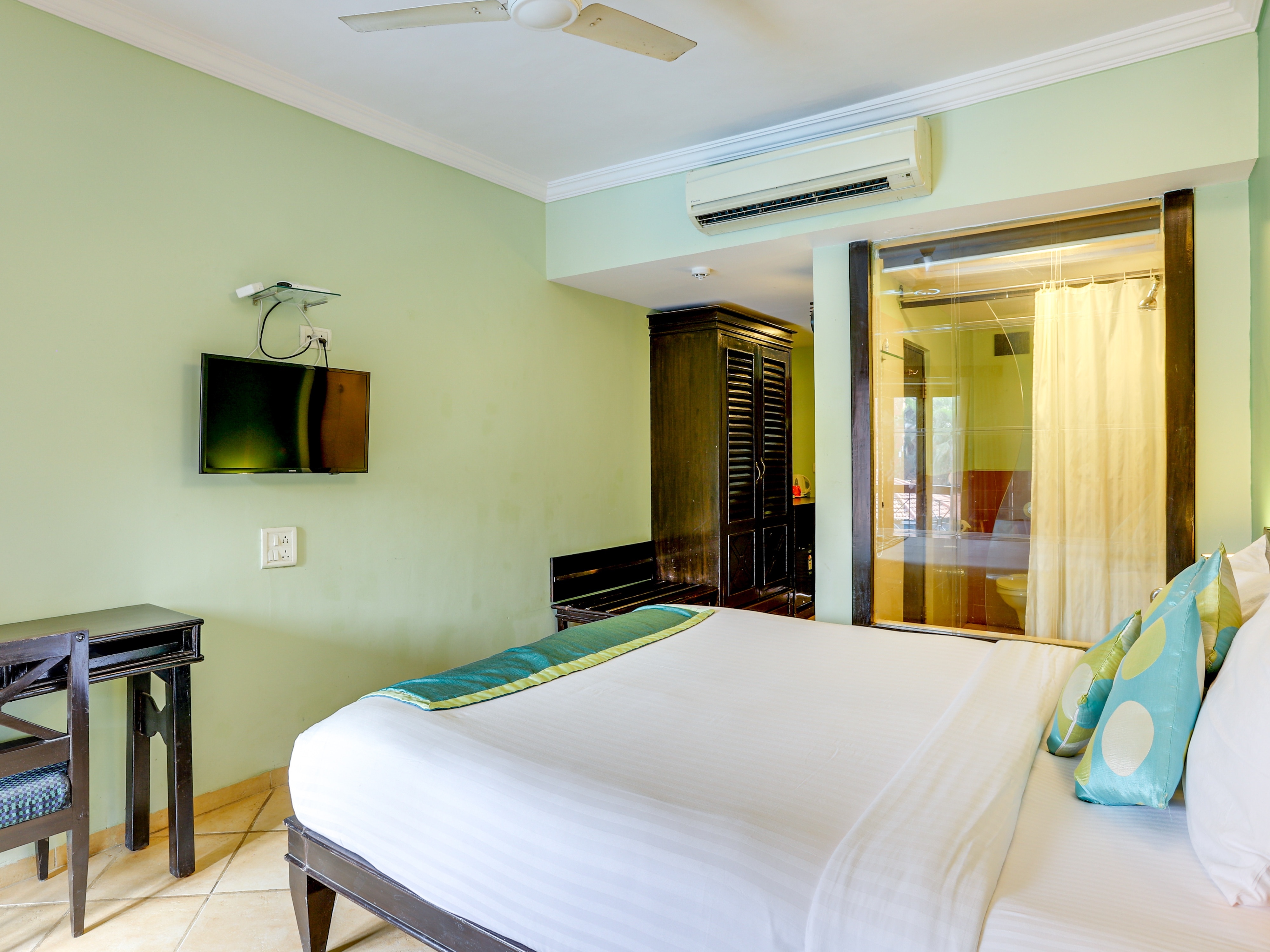 The Baga Marina Beach Resort - Tap to explore photos