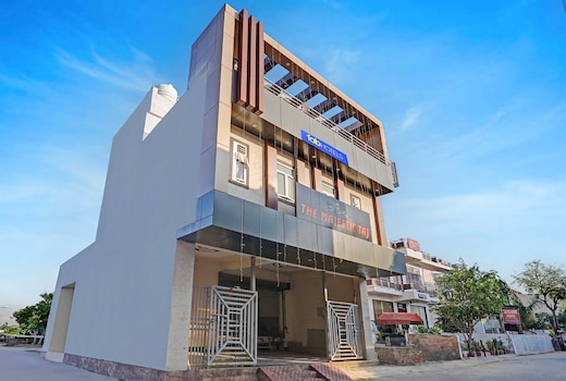 FabHotel The Taj Majestic