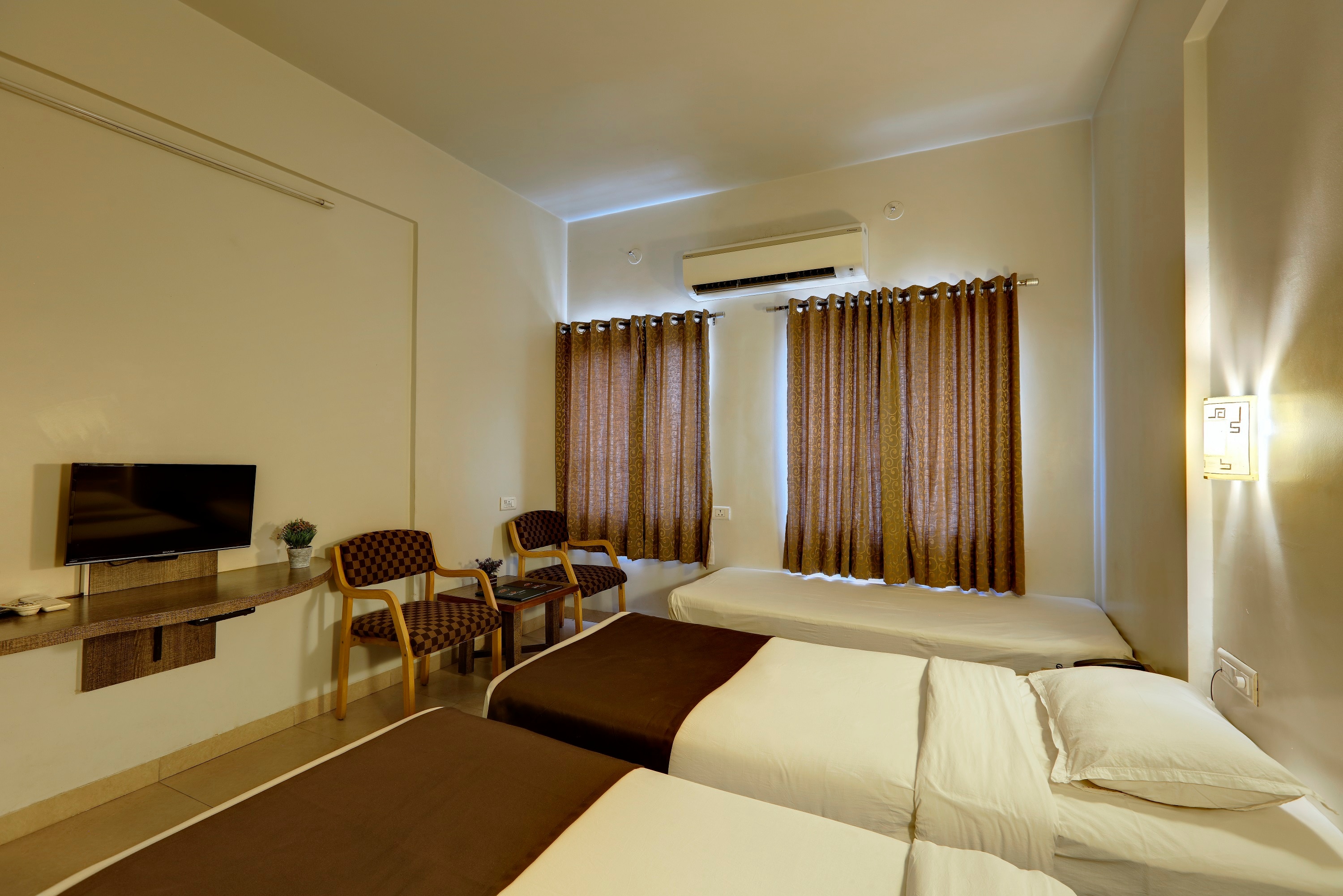 Hotel Orient Crown 4
