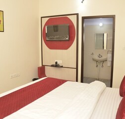 Deluxe Room (NON AC)
