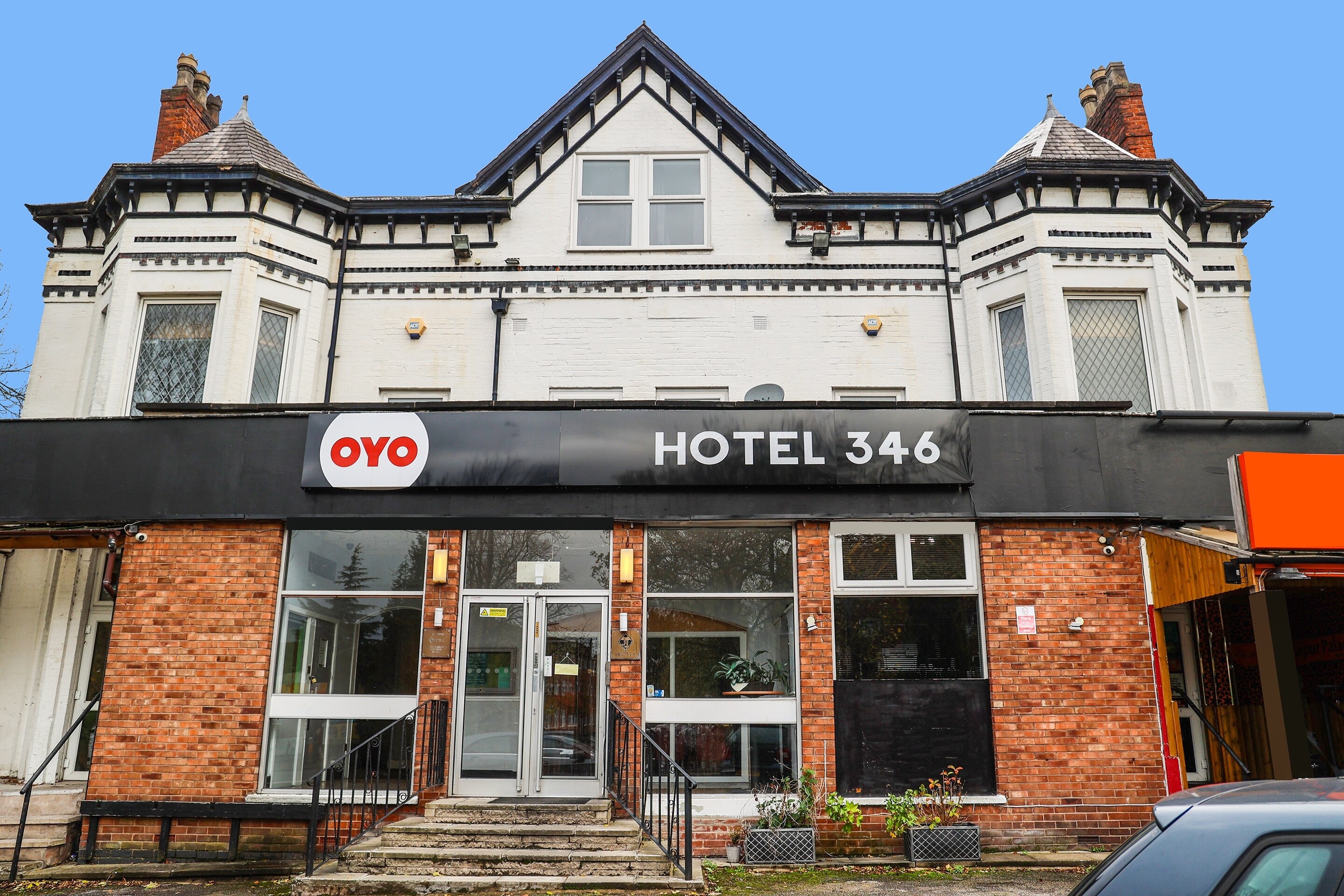 OYO Hotel 346 - Tap to explore photos