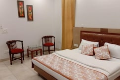 Indee Home | Rooms & Caretaker, Delhi