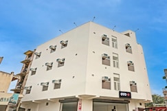 Hotel O Town House Gold, Delhi