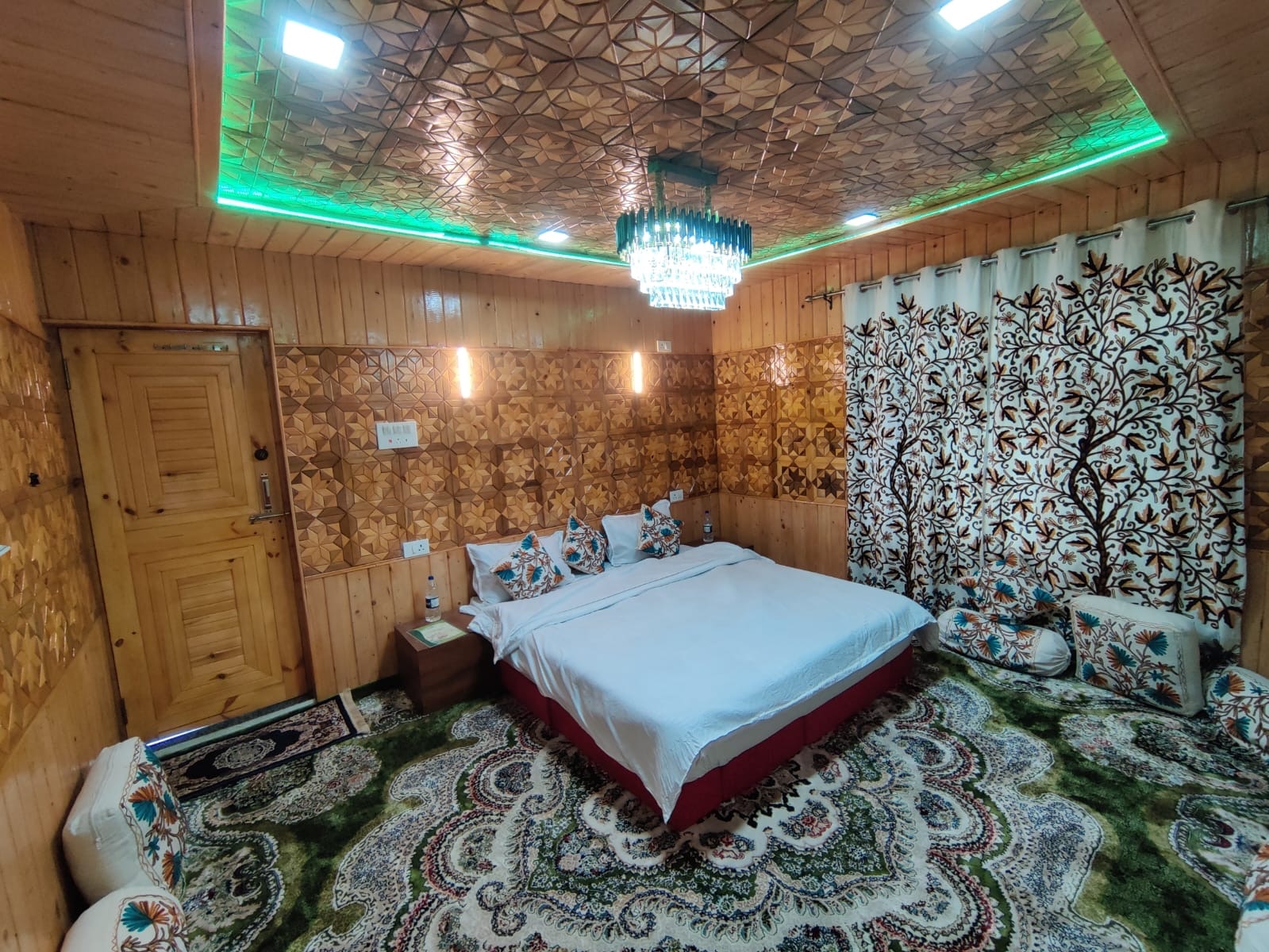 Hotel Himalayan home resort - Tap to explore photos