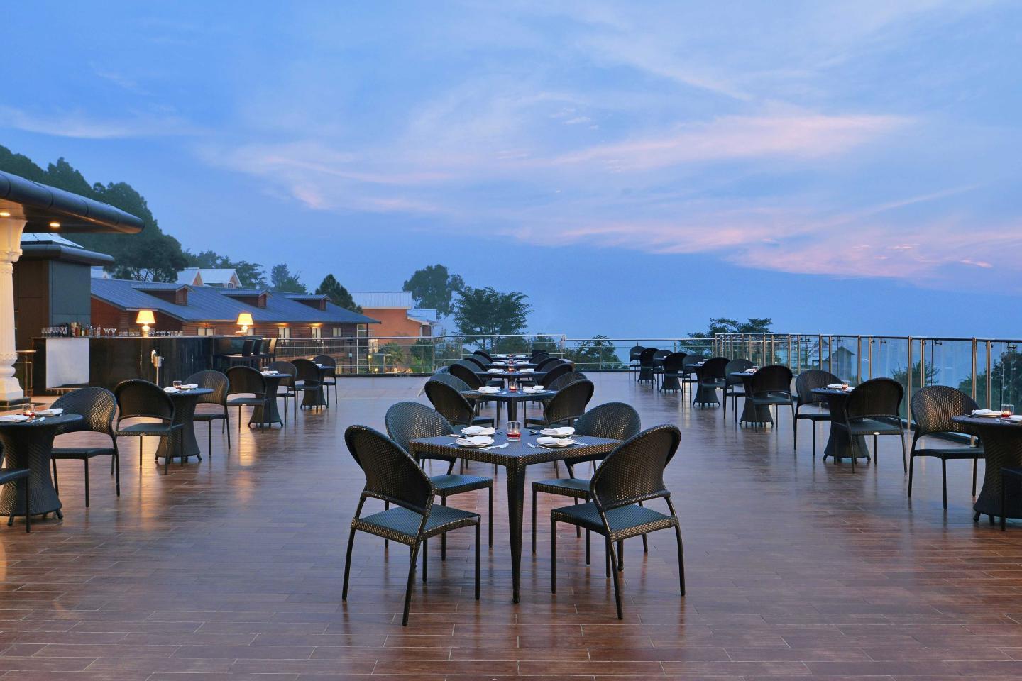 Radisson Blu Resort Dharamshala 𝗕𝗢𝗢𝗞 Dharamshala Resort 𝘄𝗶𝘁𝗵 ₹𝟬 𝗣𝗔𝗬𝗠𝗘𝗡𝗧