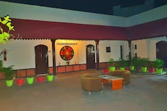 Hotel Suman City ( by Ykx Residencies ), Himmatnagar