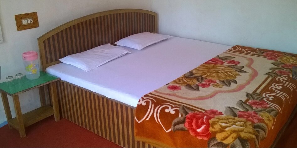 Bhole Guest House - Tap to explore photos
