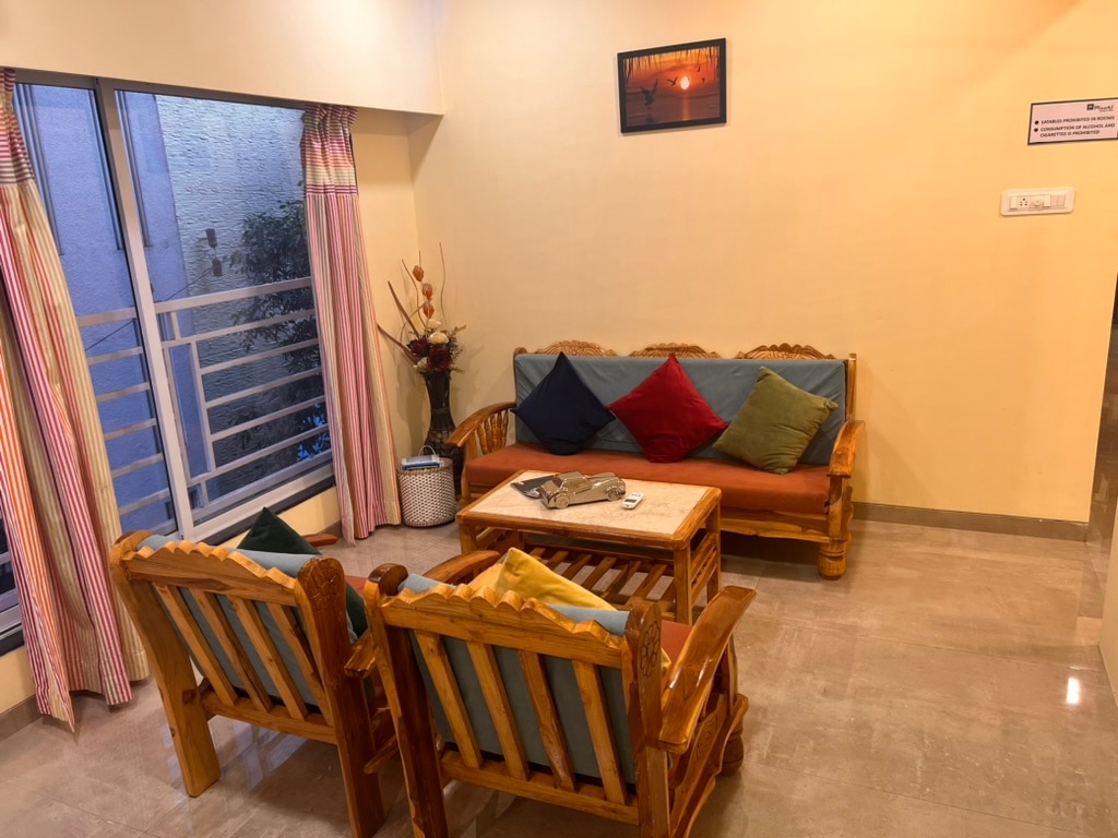 Pinaki Comfort Stay Vile Parle Near Airport