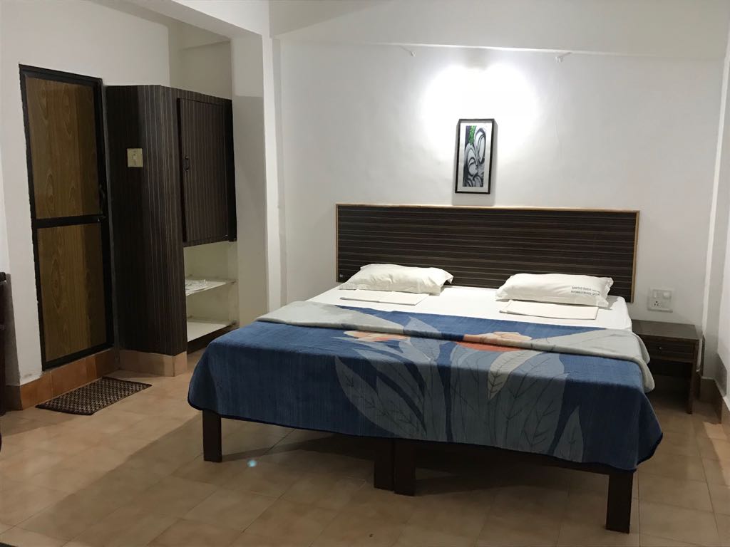 Sarita's Guest House - Tap to explore photos