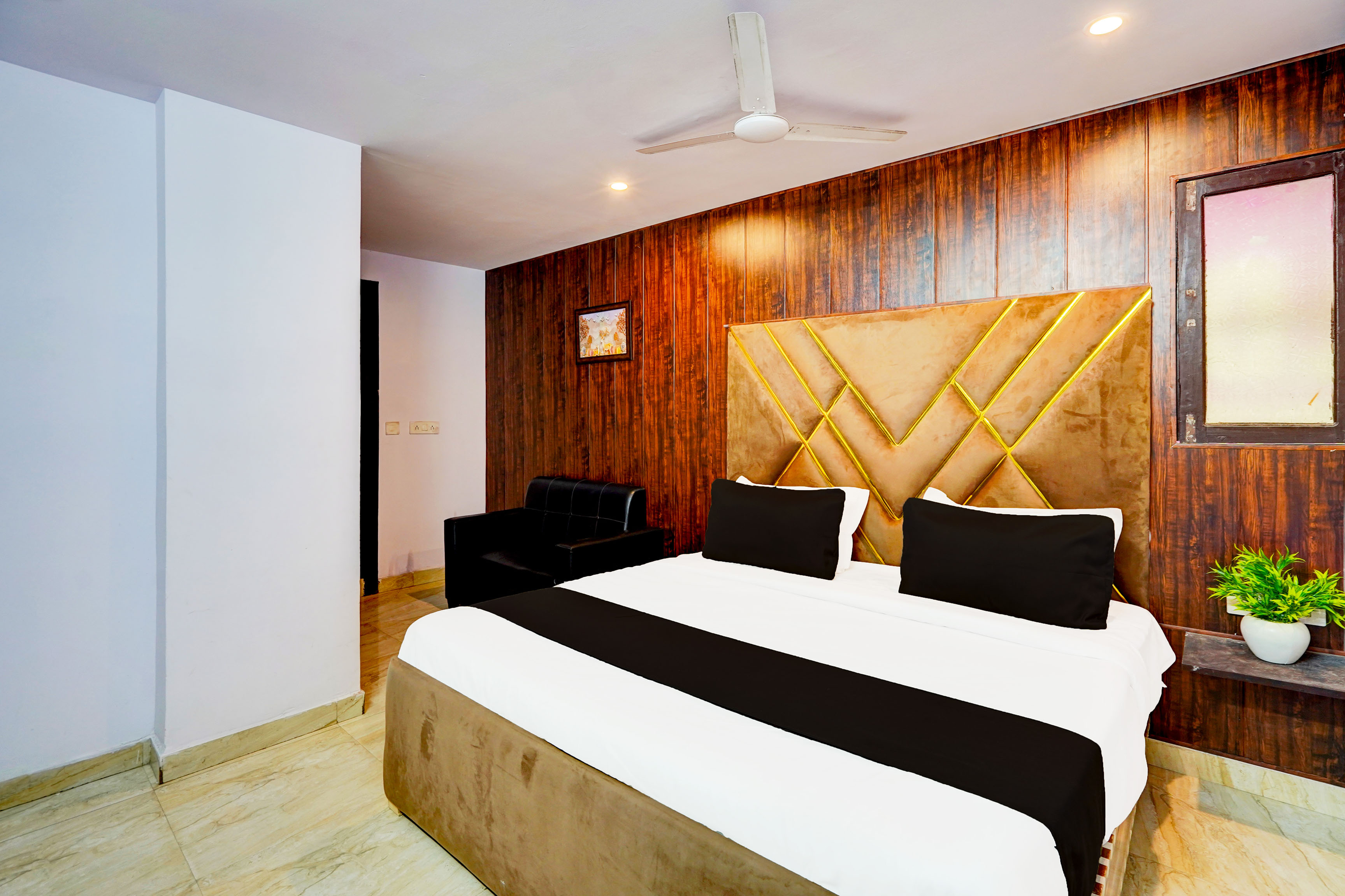 Super Hotel O Golden Inn - Tap to explore photos
