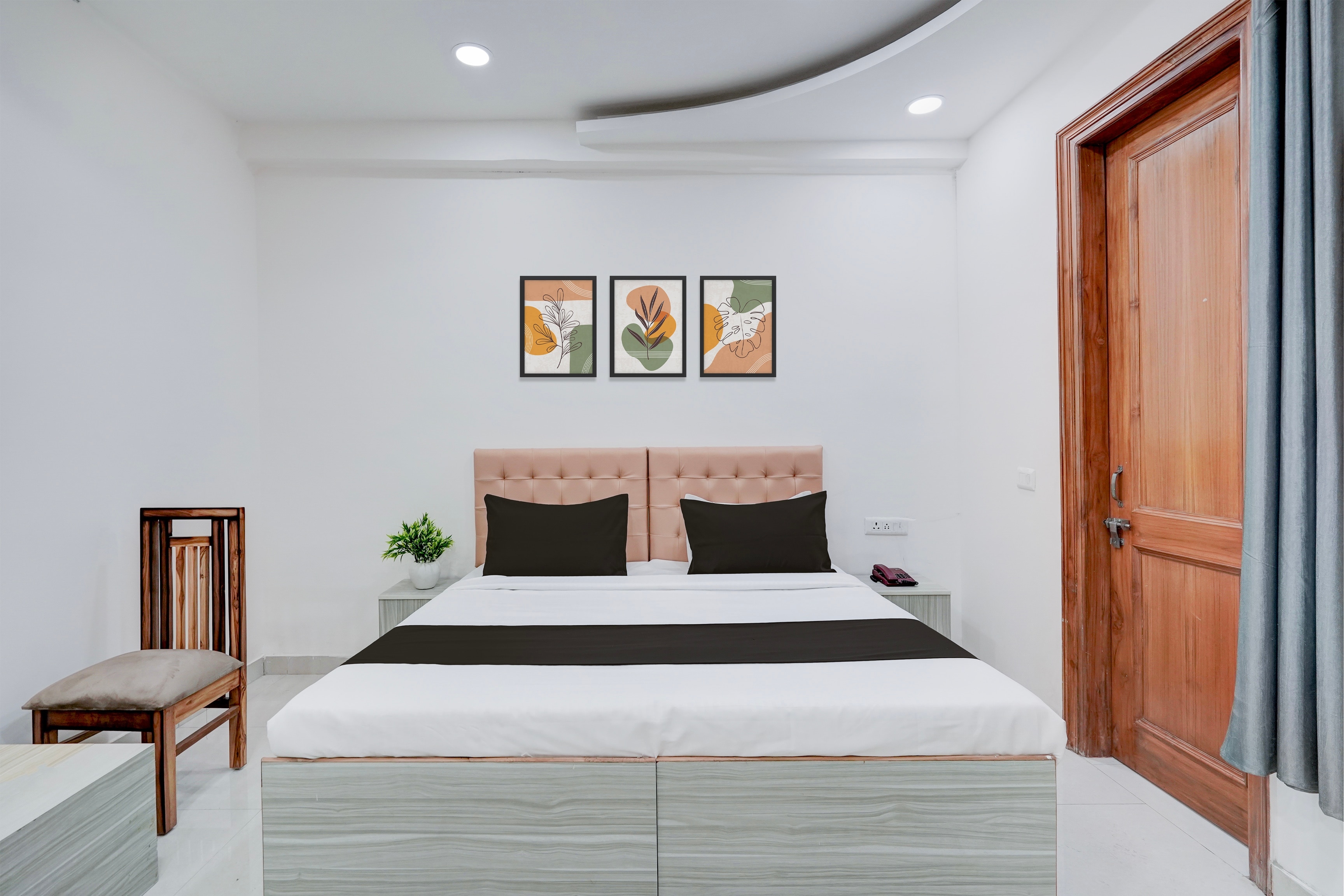Super Townhouse Sector 135 Noida - Tap to explore photos