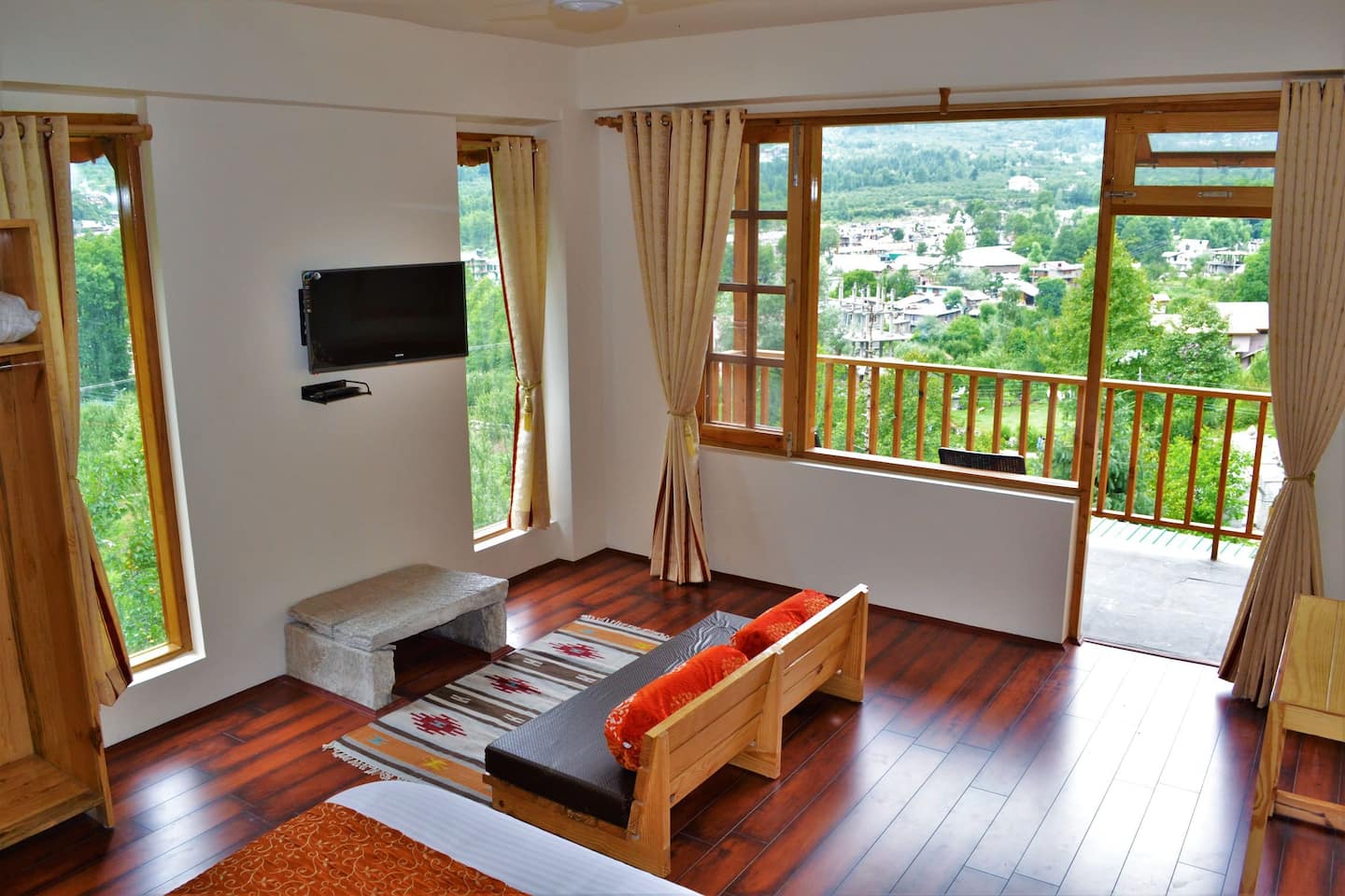 Shri Krishna Palace | Rooms with Views - Tap to explore photos