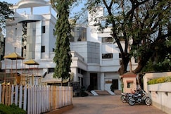 Hotel Grape City, Hatgad