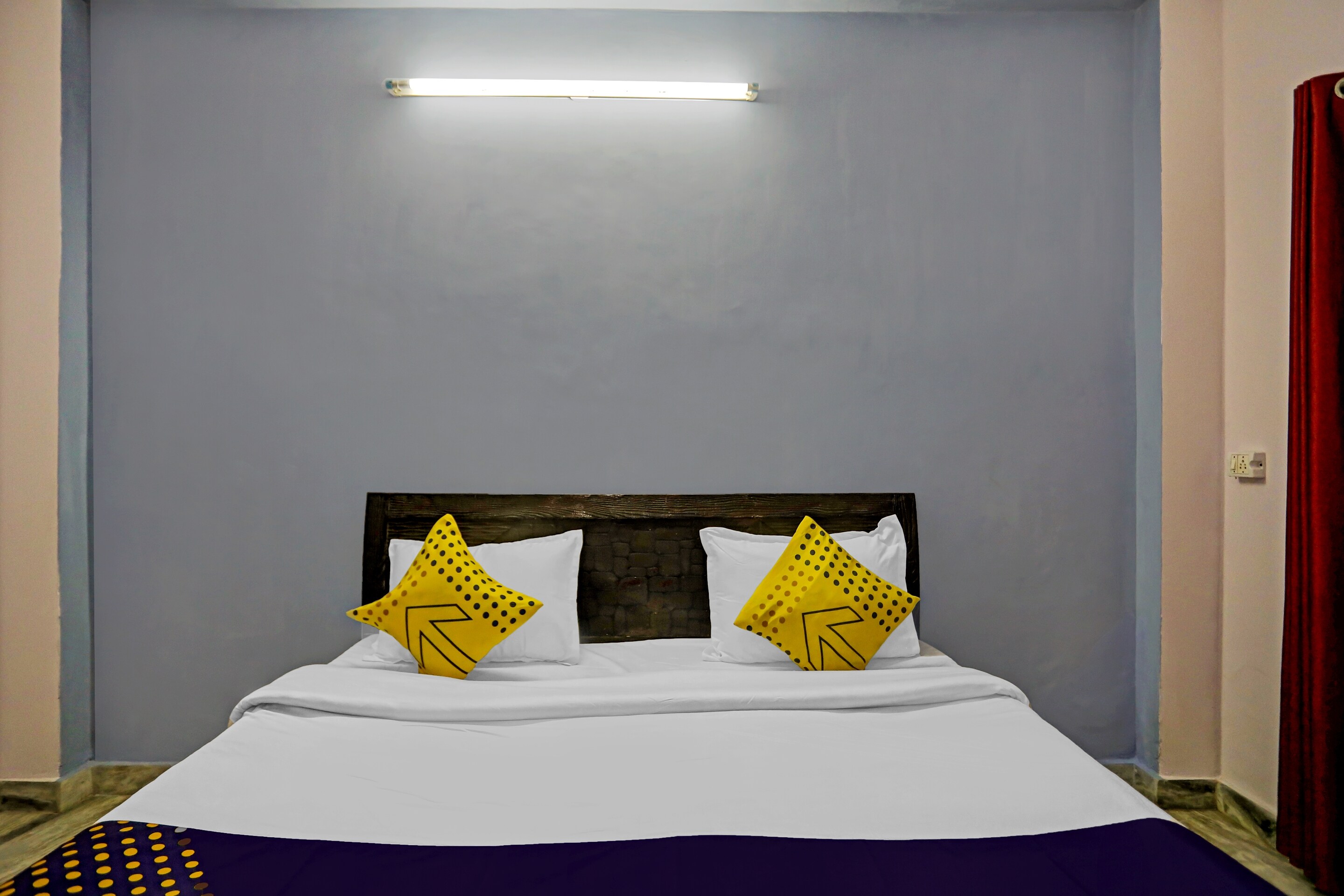 SPOT ON Raj Hotel Vip Near Worlds Of Wonder - Tap to explore photos