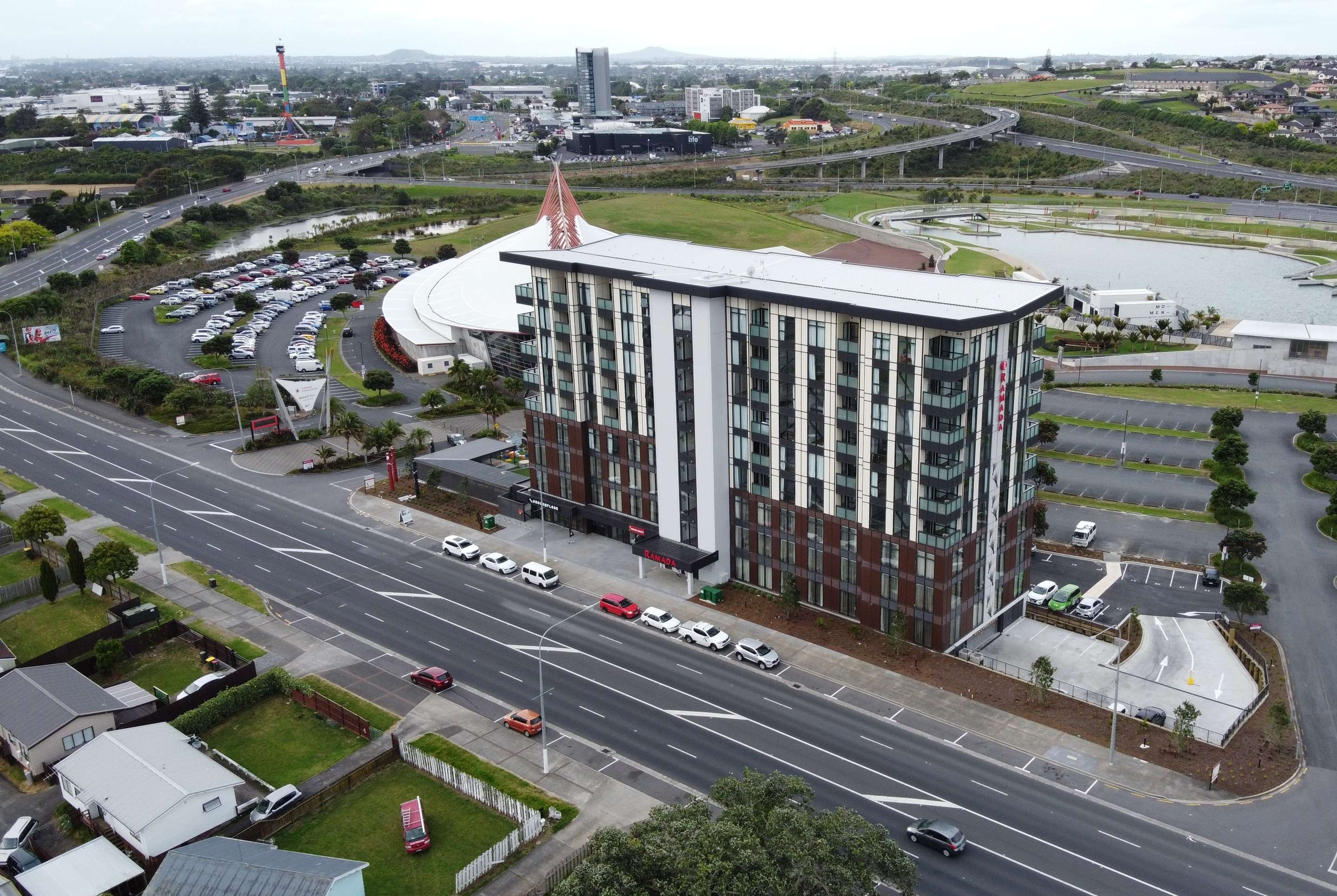 Ramada Suites by Wyndham Manukau - Tap to explore photos
